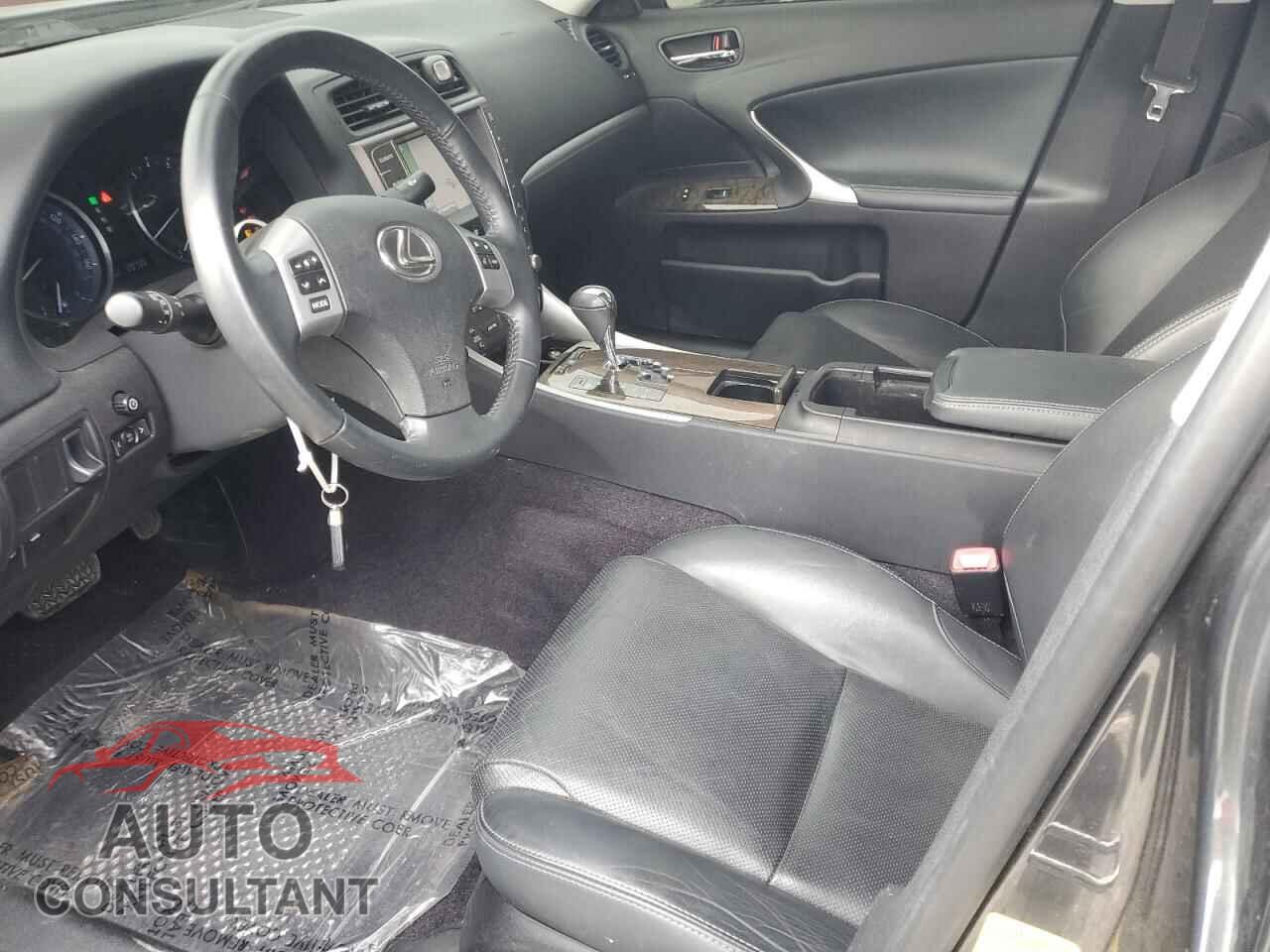 LEXUS IS 2011 - JTHCF5C26B5051738