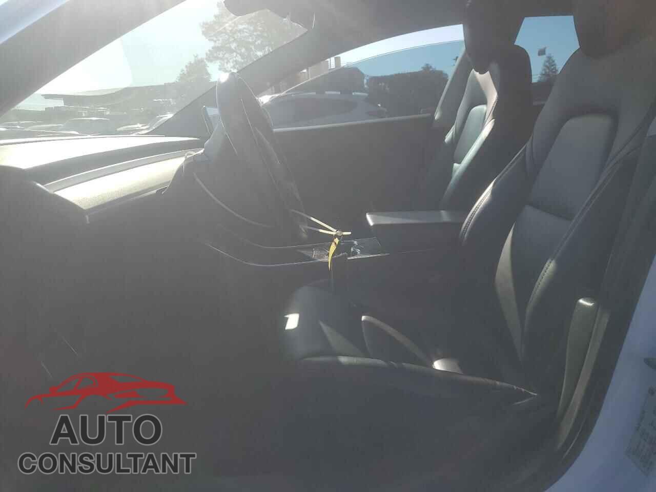 TESLA MODEL 3 2018 - 5YJ3E1EA0JF053855