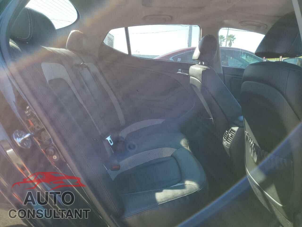 KIA OPTIMA 2011 - KNAGR4A68B5128004