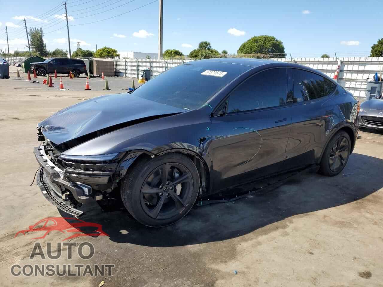 TESLA MODEL Y 2026 - 7SAYGDEE5TA452994