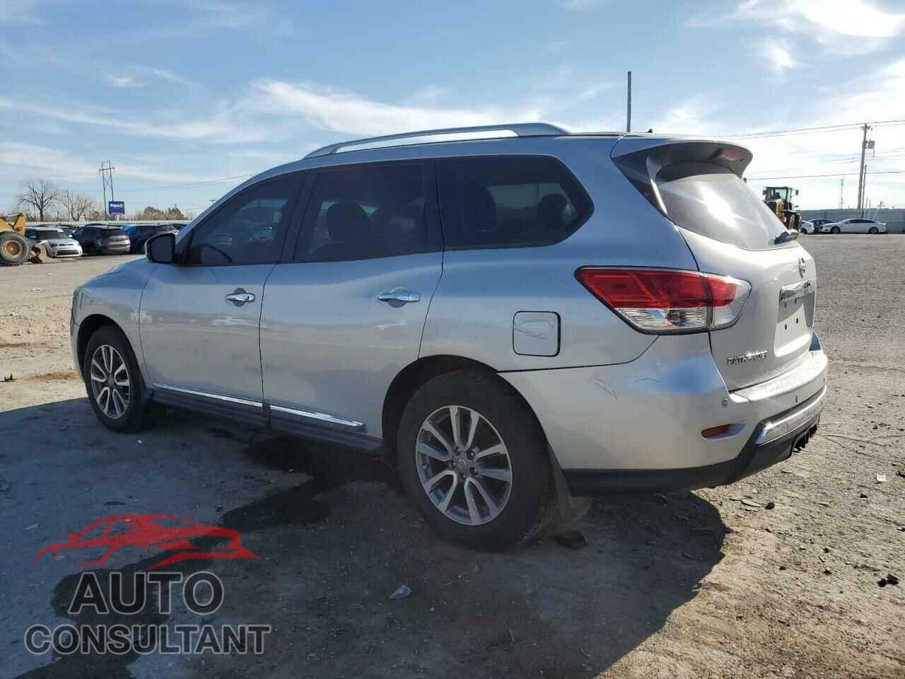 NISSAN PATHFINDER 2015 - 5N1AR2MN4FC720433