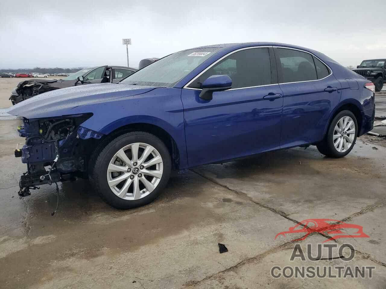 TOYOTA CAMRY 2018 - 4T1B11HK8JU572036