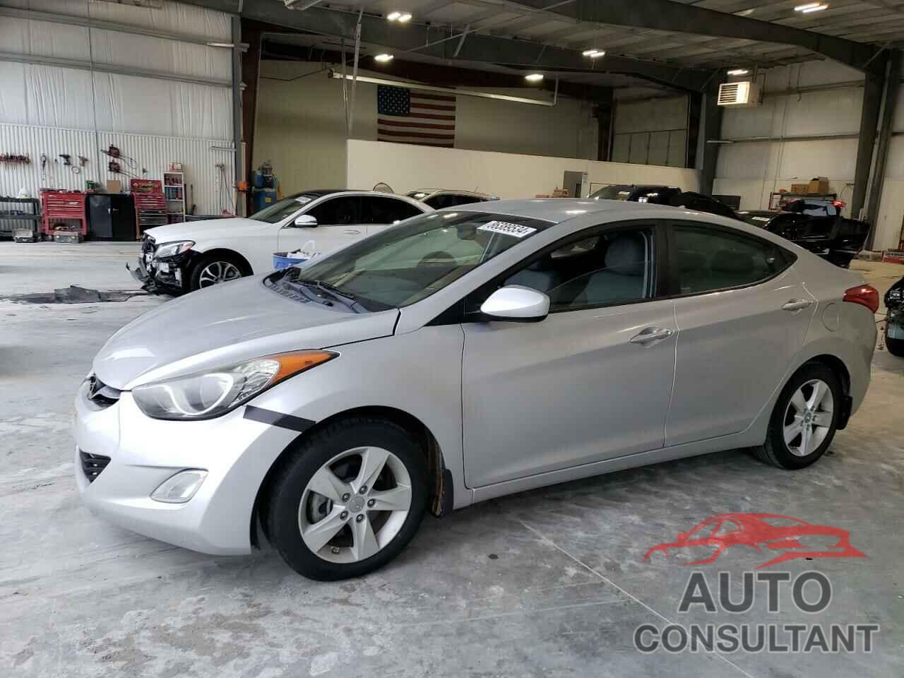 HYUNDAI ELANTRA 2013 - KMHDH4AE2DU681817