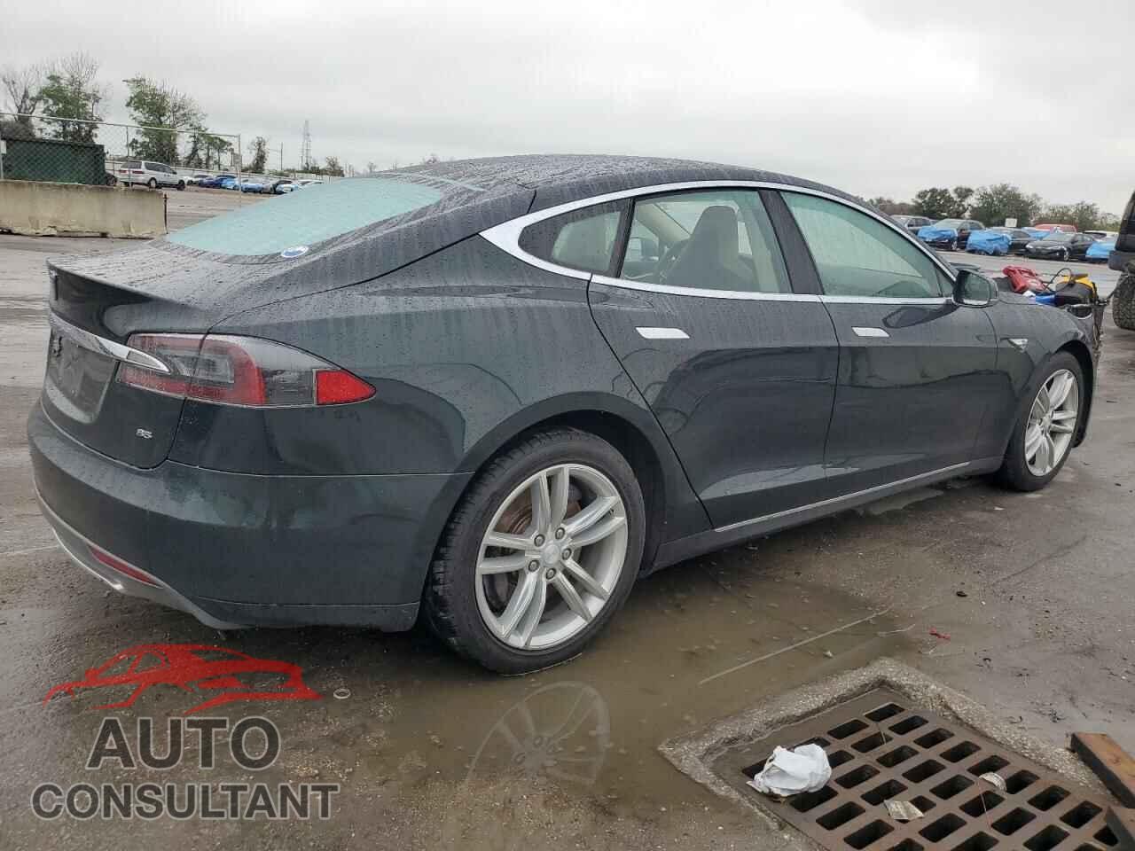 TESLA MODEL S 2013 - 5YJSA1DN6DFP21044