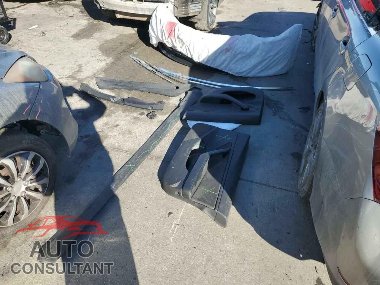 TESLA MODEL 3 2019 - 5YJ3E1EB2KF385127