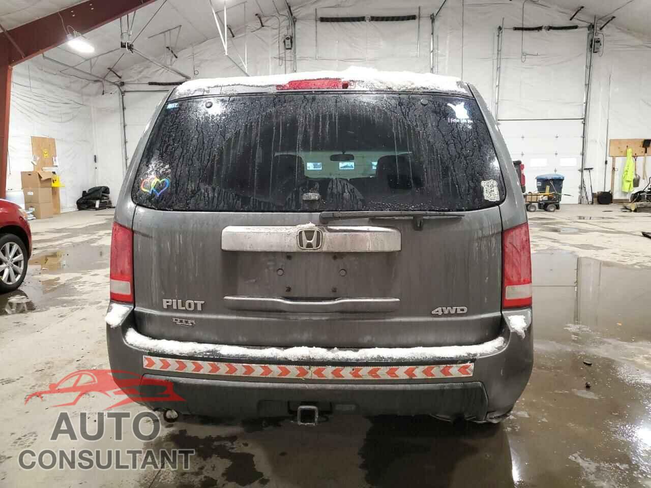 HONDA PILOT 2011 - 5FNYF4H24BB051228