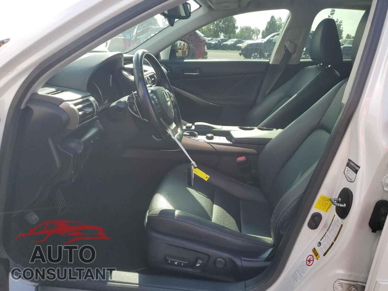 LEXUS IS 2016 - JTHBA1D20G5019828