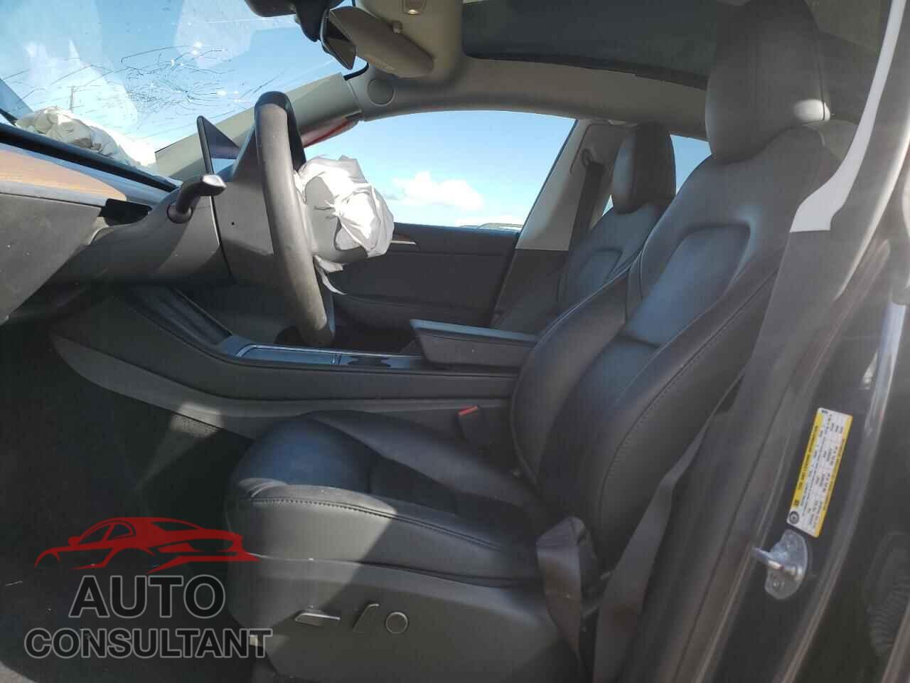 TESLA MODEL Y 2023 - 7SAYGDEE6PF895955