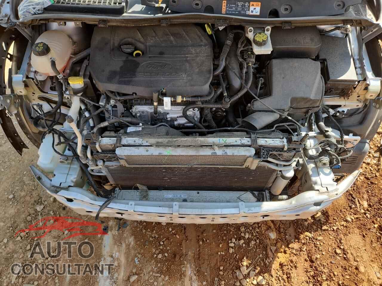 FORD ESCAPE 2017 - 1FMCU0JD5HUC04442