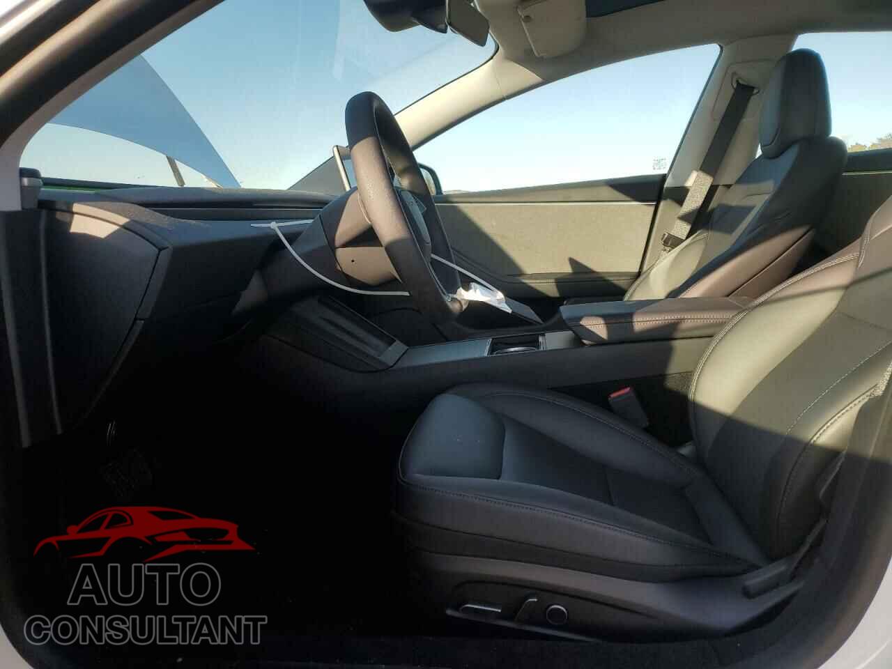 TESLA MODEL 3 2024 - 5YJ3E1EA0RF767772