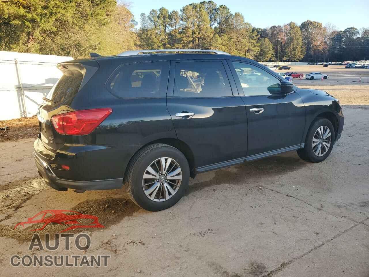 NISSAN PATHFINDER 2019 - 5N1DR2MM8KC625176