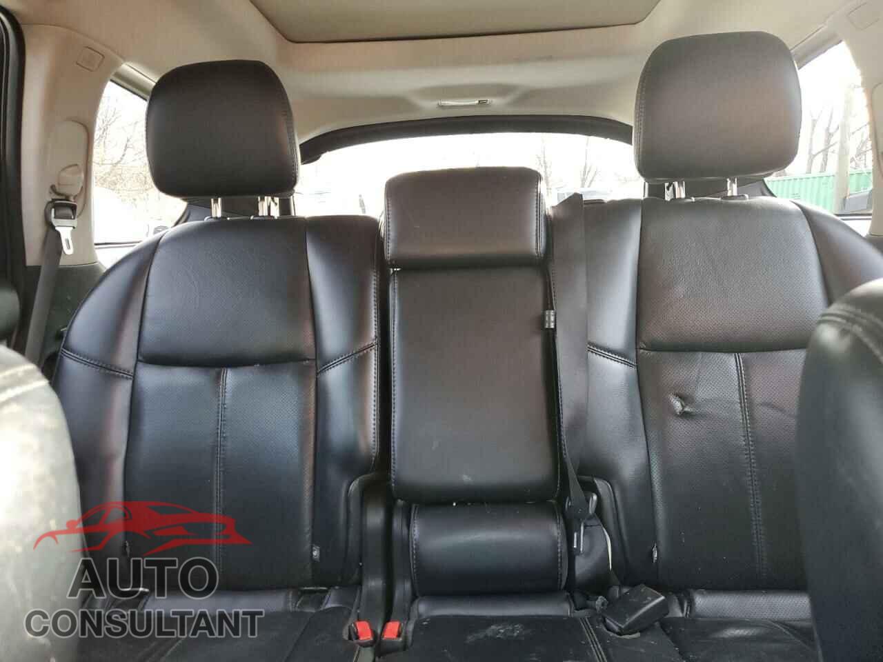 NISSAN PATHFINDER 2018 - 5N1DR2MM3JC628355