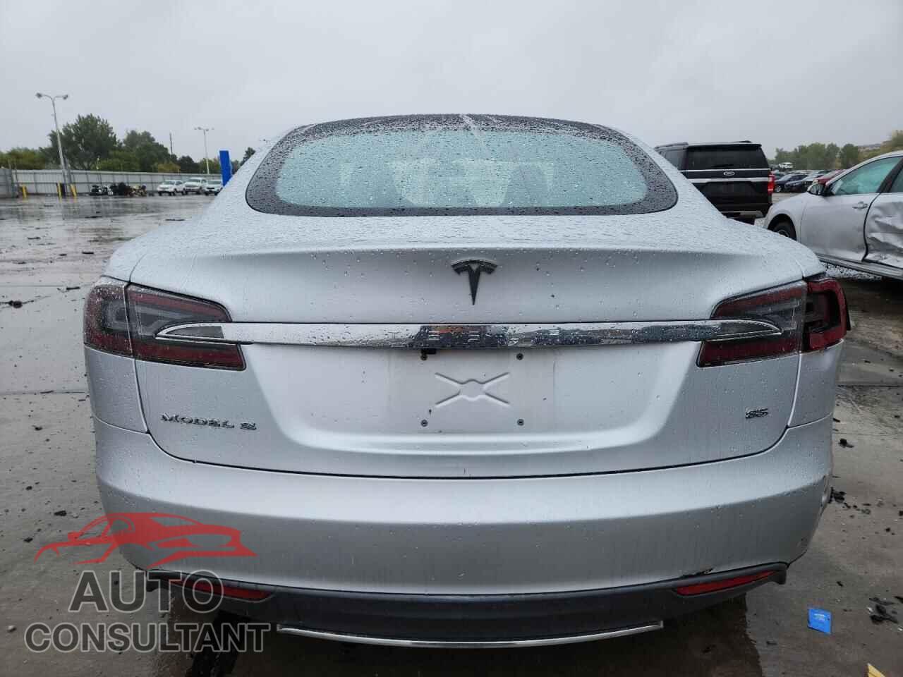 TESLA MODEL S 2013 - 5YJSA1CN8DFP13173