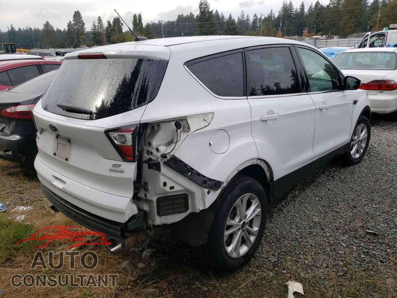 FORD ESCAPE 2017 - 1FMCU0GD5HUD95769