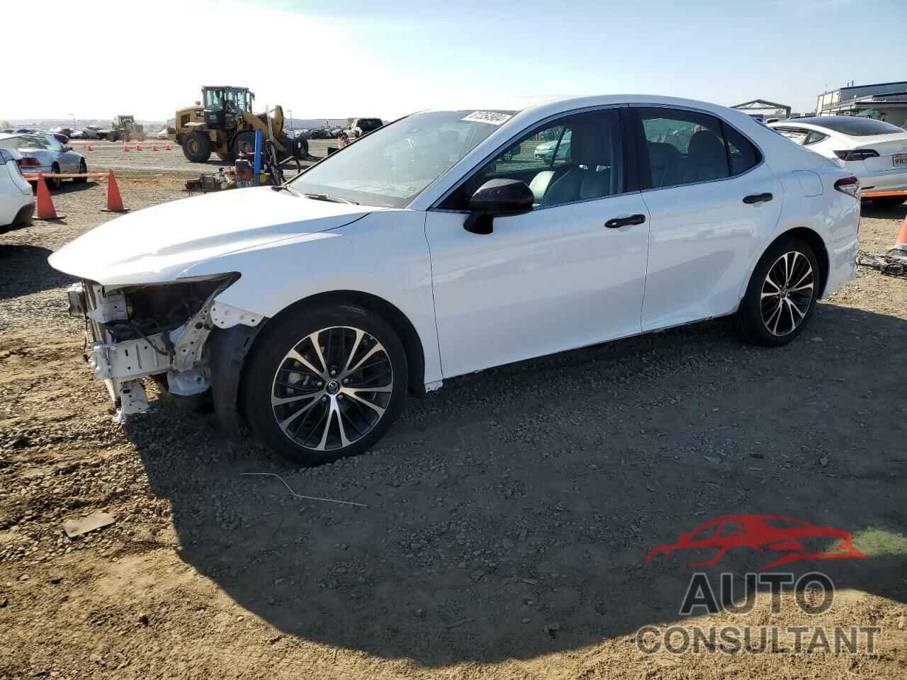TOYOTA CAMRY 2018 - 4T1B11HKXJU066174