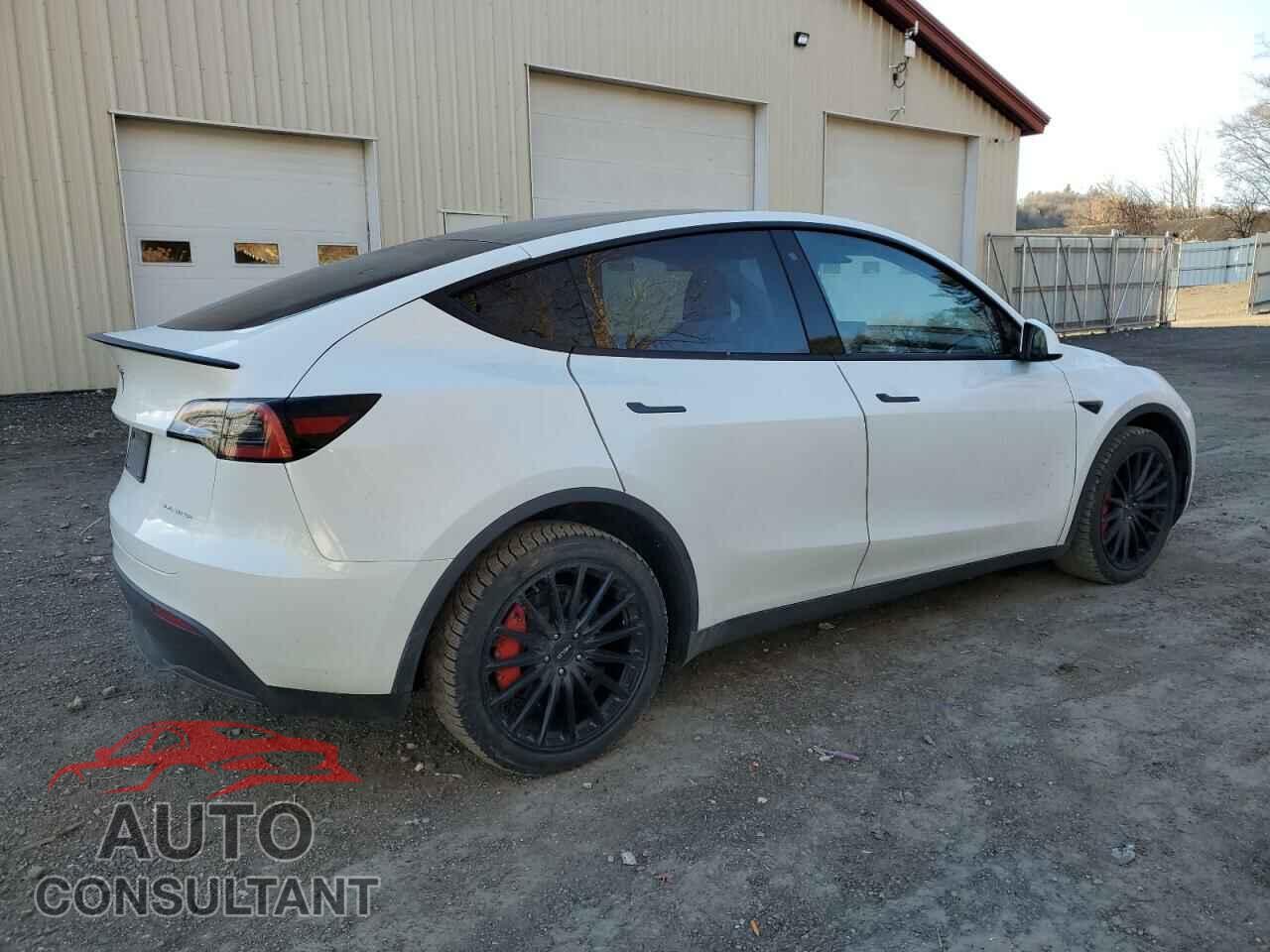 TESLA MODEL Y 2020 - 5YJYGDEE2LF041908