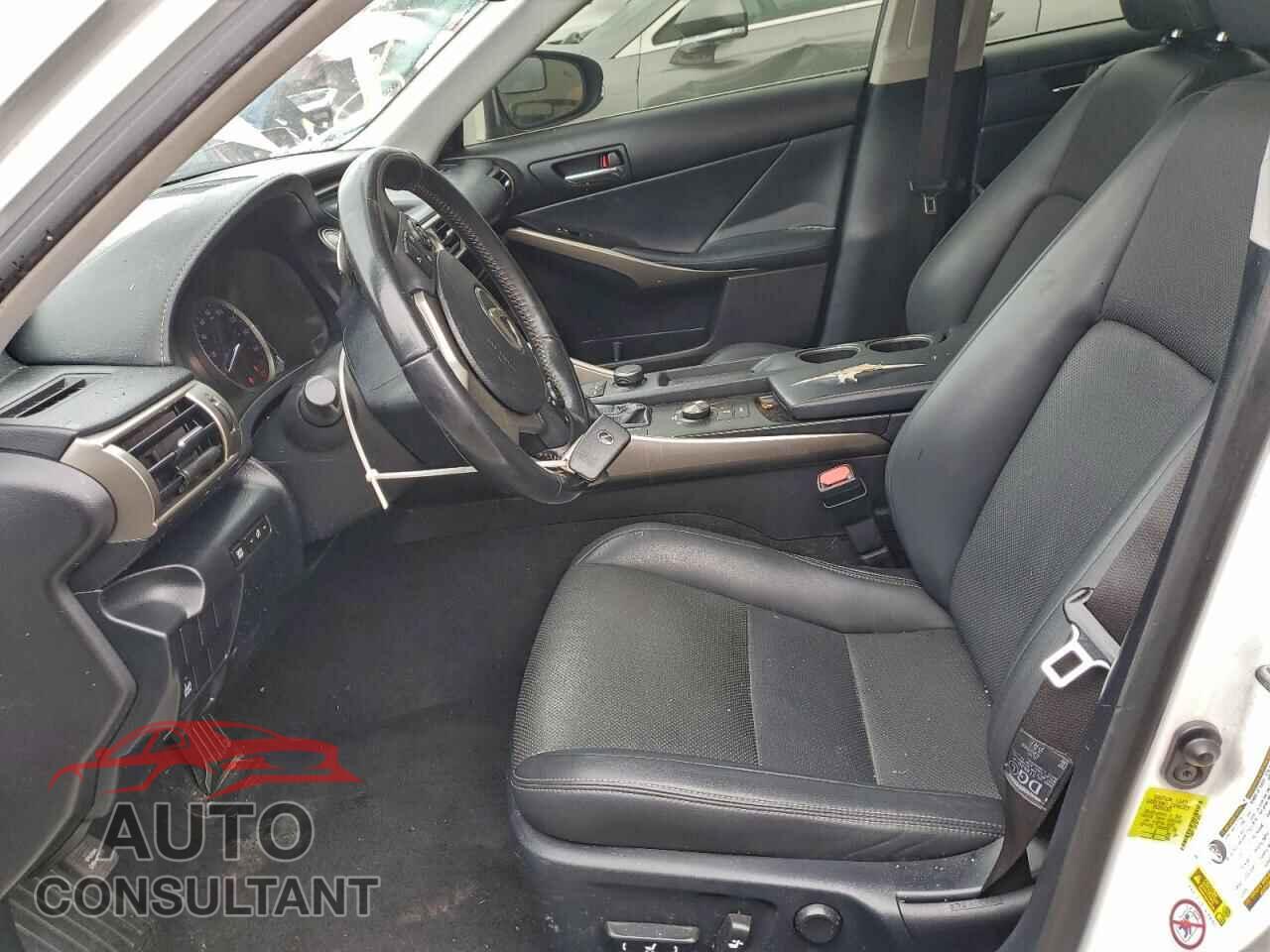 LEXUS IS 2015 - JTHBF1D24F5071415