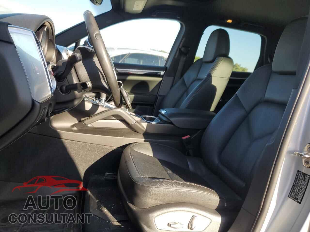 PORSCHE CAYENNE 2012 - WP1AA2A21CLA12589