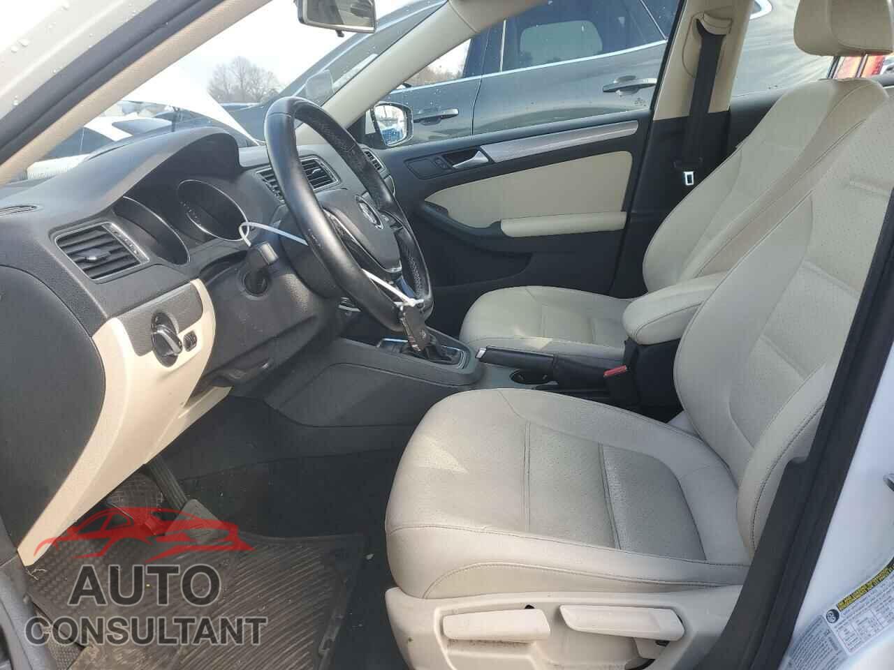 VOLKSWAGEN JETTA 2017 - 3VWDB7AJ6HM404390