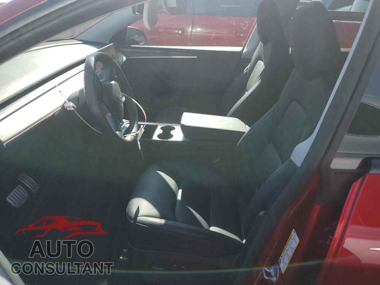 TESLA MODEL Y 2024 - 7SAYGDEF6RF034836