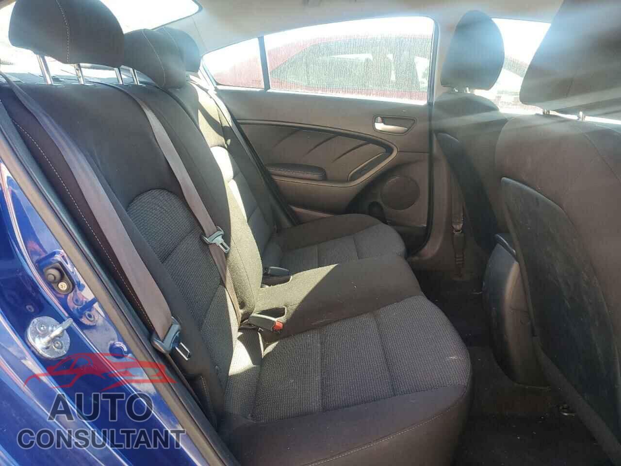 KIA FORTE 2017 - 3KPFK4A76HE038942
