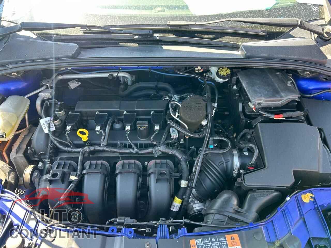 FORD FOCUS 2015 - 1FADP3K20FL357902