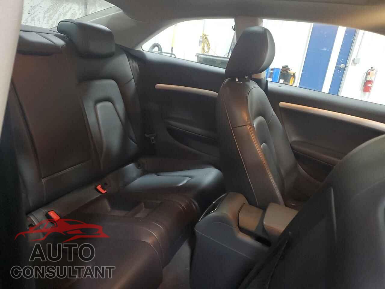 AUDI A5 2012 - WAUGFAFR4CA003195