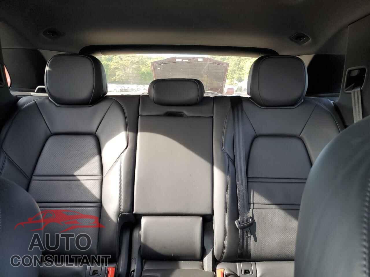 PORSCHE CAYENNE 2021 - WP1AA2AY2MDA03898