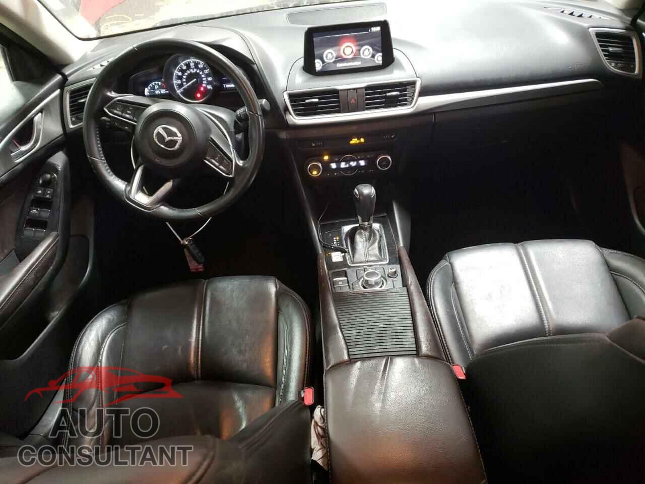 MAZDA 3 2018 - 3MZBN1V36JM209919