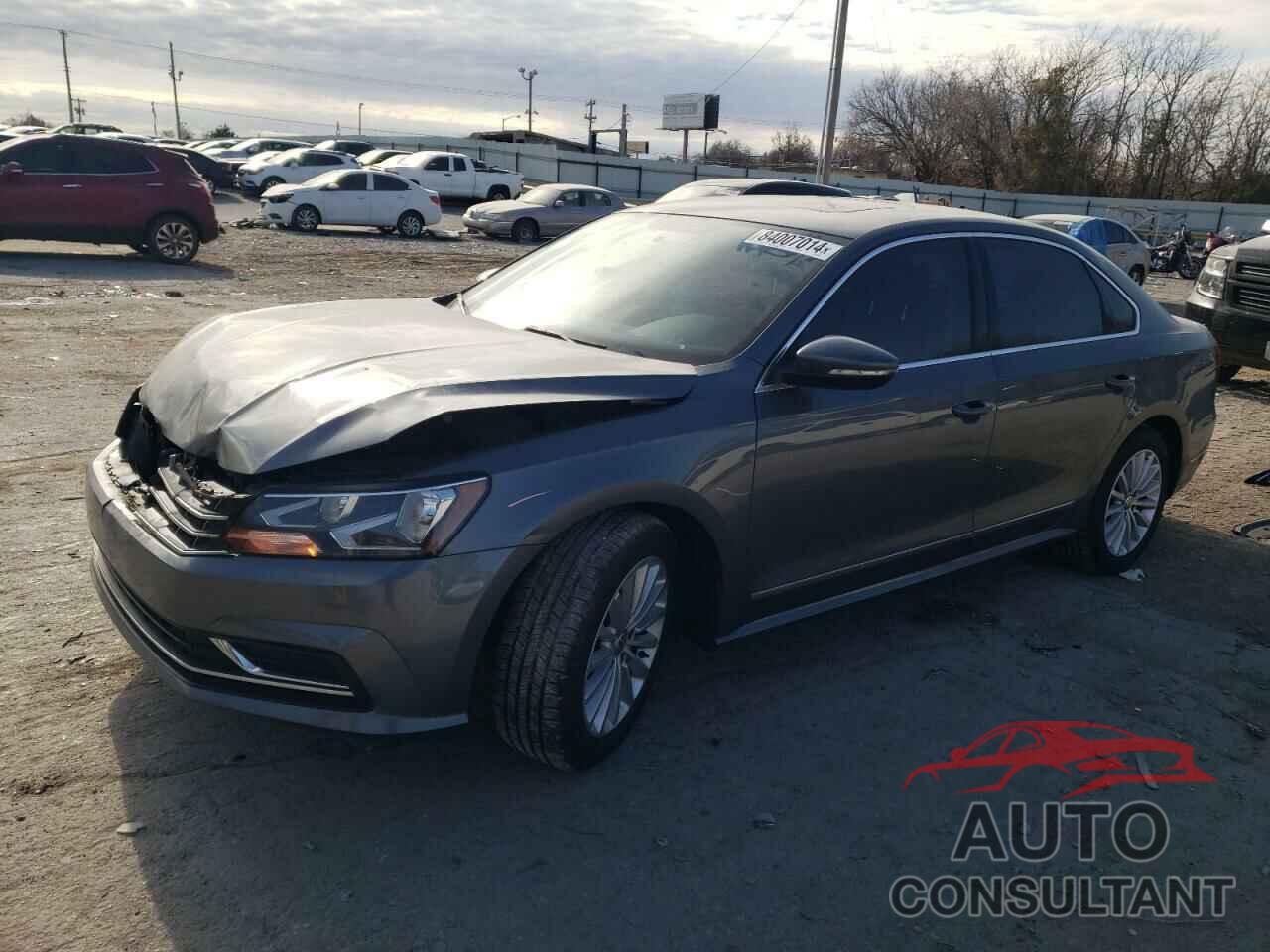 VOLKSWAGEN PASSAT 2017 - 1VWBT7A35HC058033