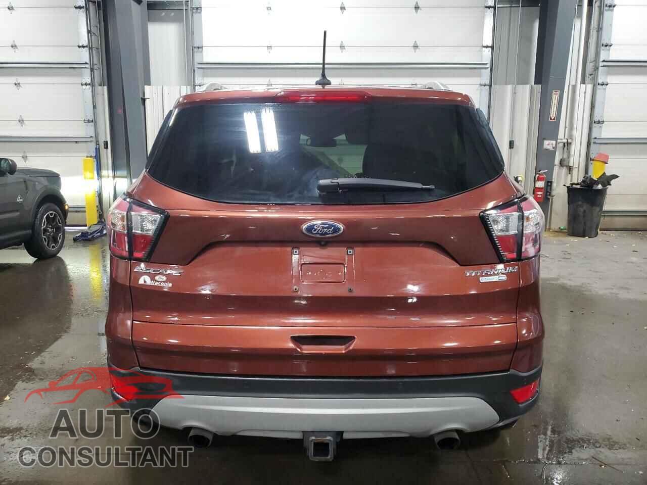 FORD ESCAPE 2018 - 1FMCU9J96JUA23727
