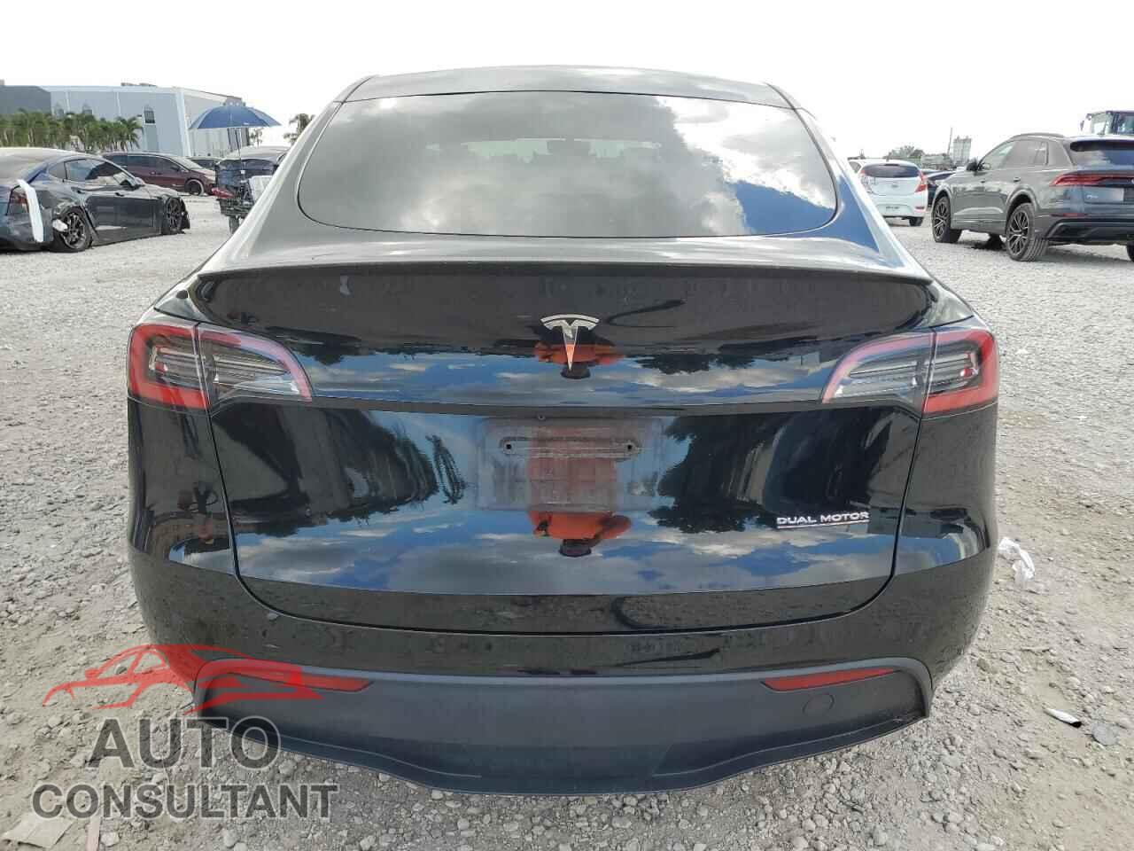 TESLA MODEL Y 2021 - 5YJYGDEF3MF099004