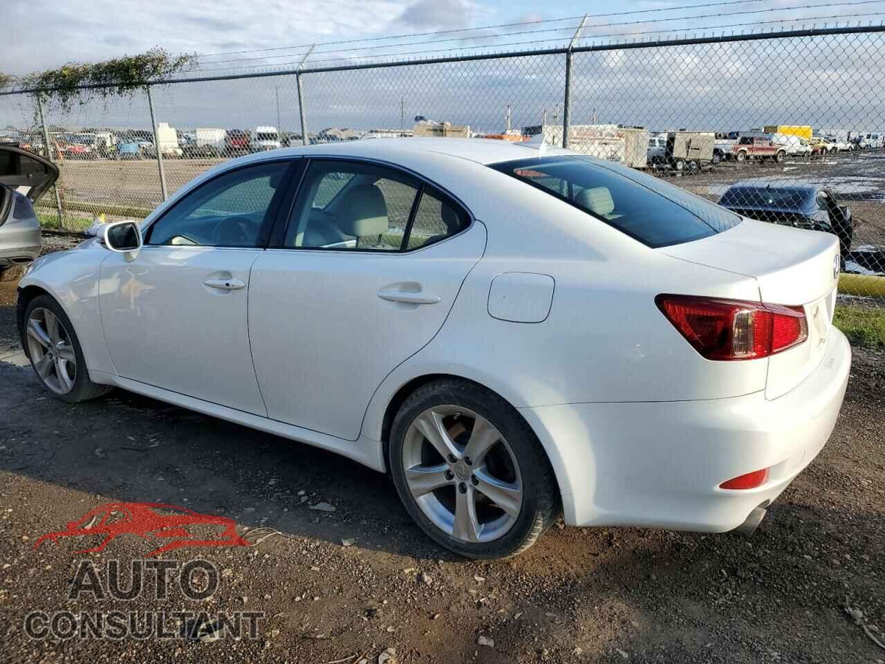 LEXUS IS 2011 - JTHBE5C24B5028165