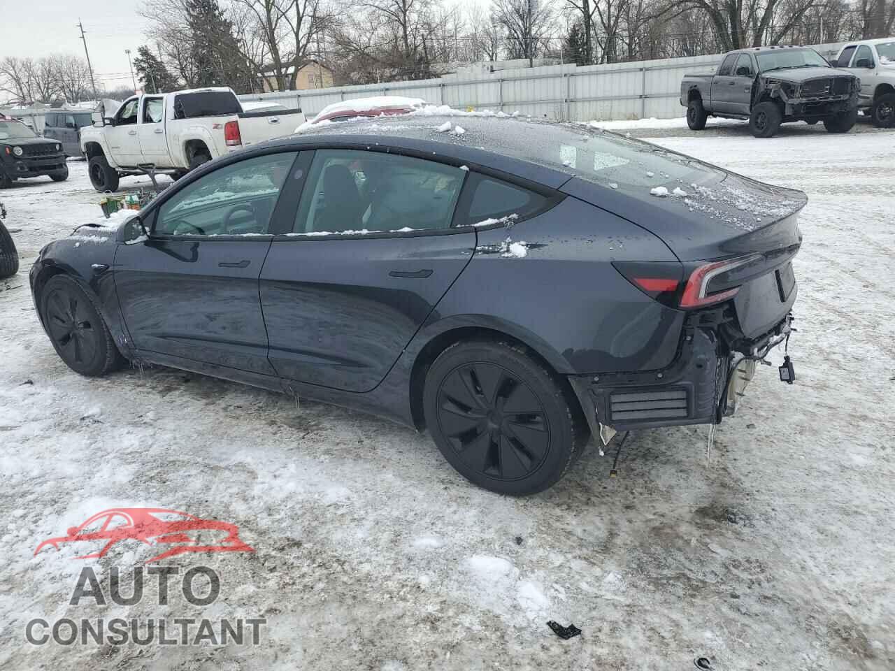 TESLA MODEL 3 2024 - 5YJ3E1EA8RF747771