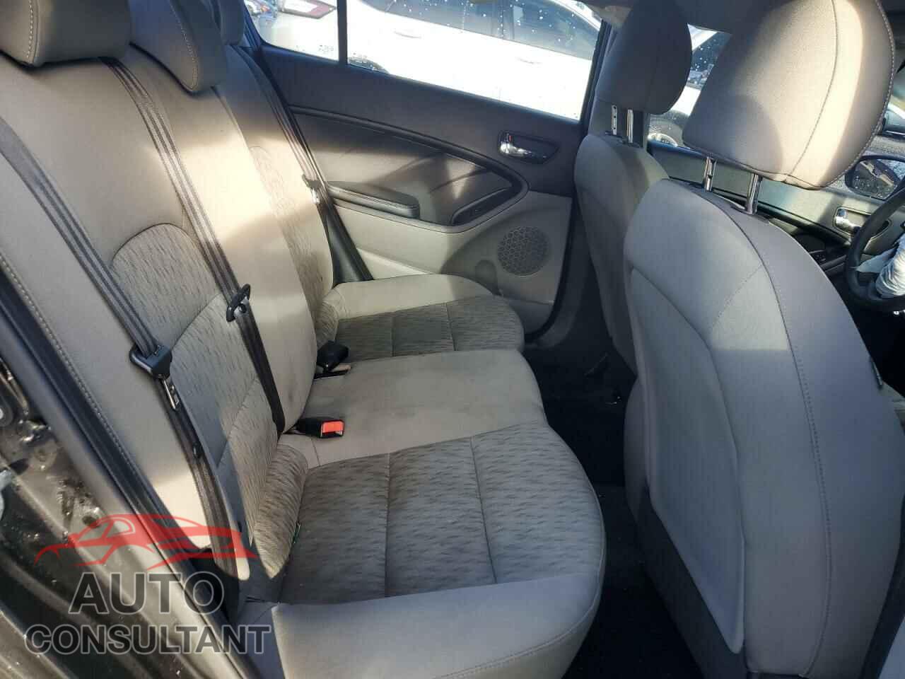 KIA FORTE 2015 - KNAFK4A68F5428244