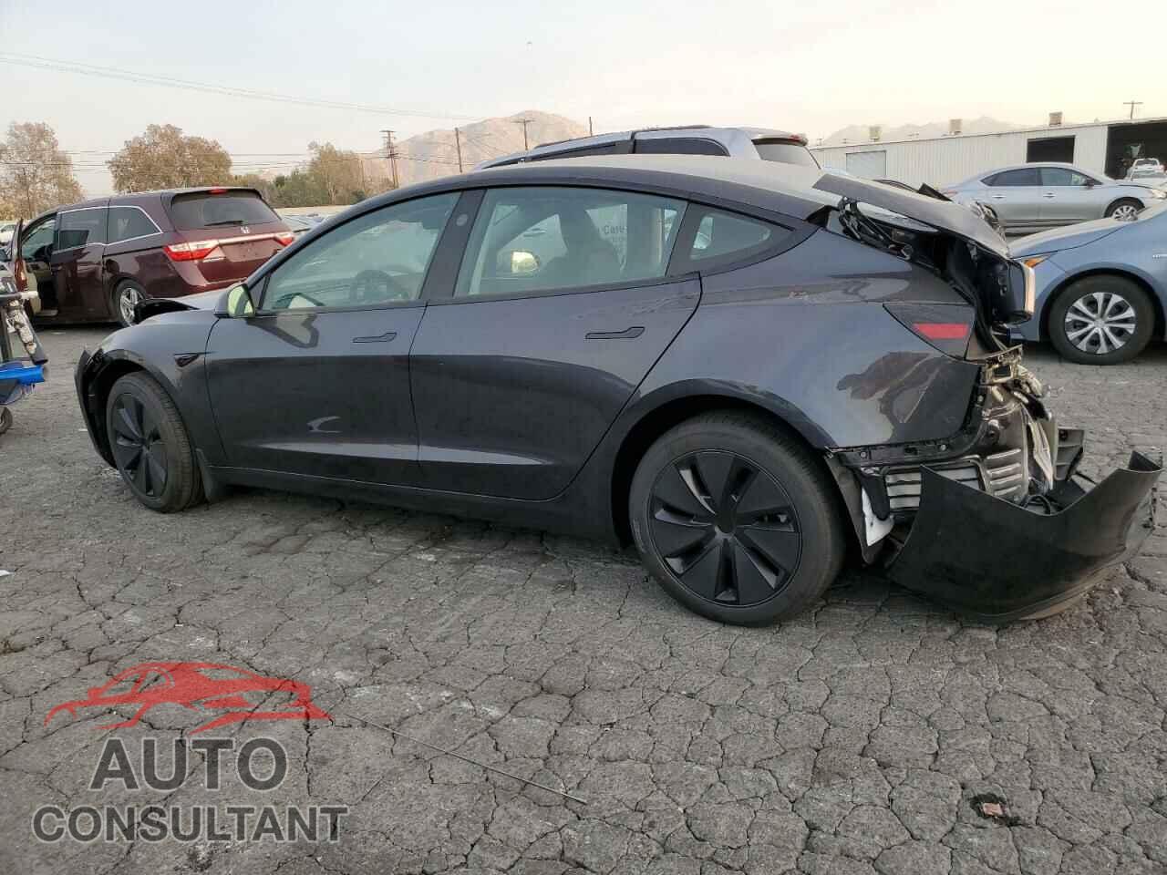 TESLA MODEL 3 2025 - 5YJ3E1EA9SF878939