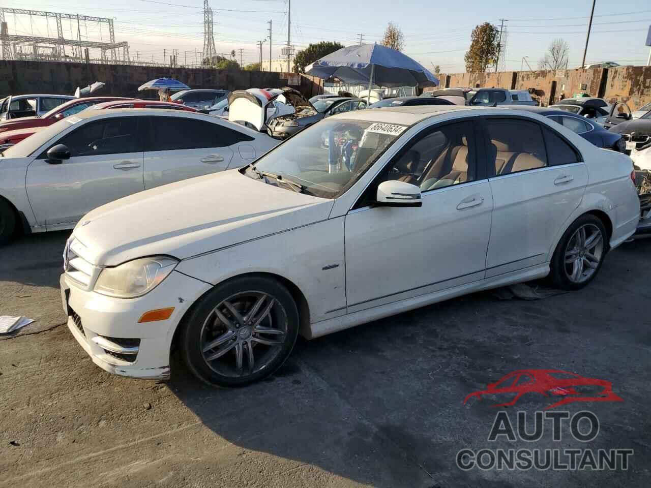 MERCEDES-BENZ C-CLASS 2012 - WDDGF4HB1CA641950