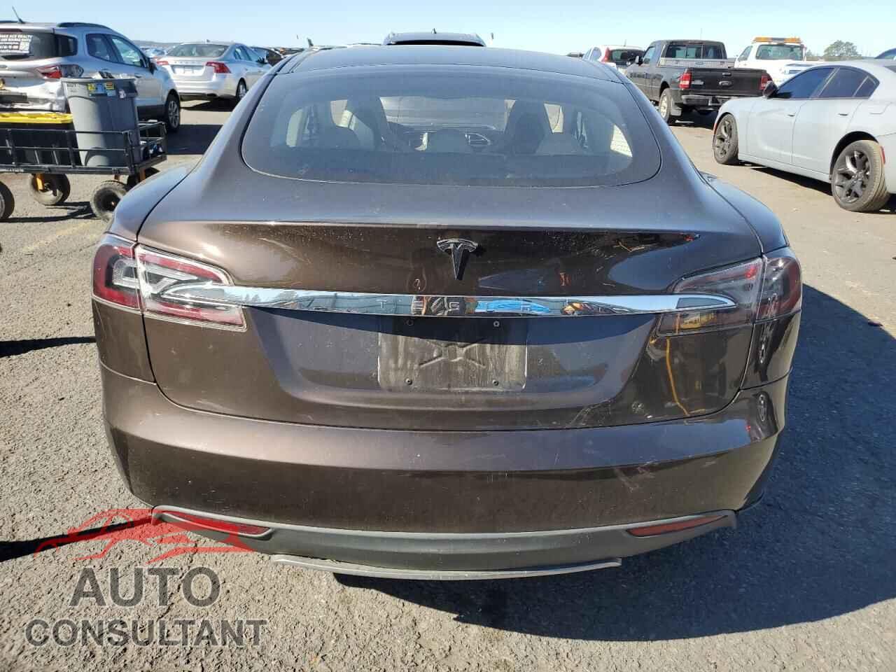 TESLA MODEL S 2013 - 5YJSA1CN1DFP05982