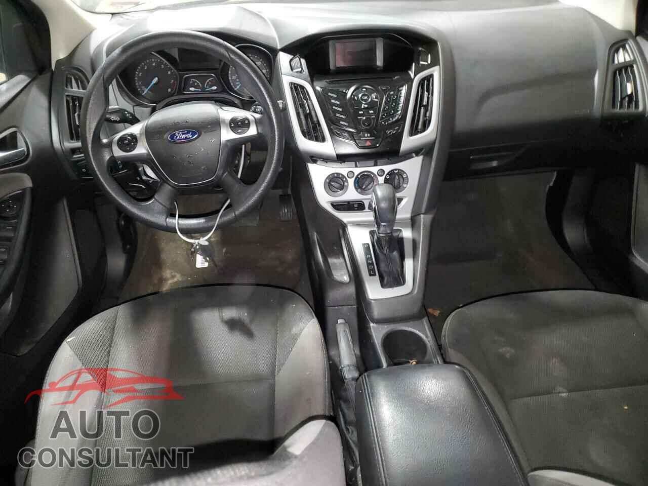 FORD FOCUS 2014 - 1FADP3K2XEL317423