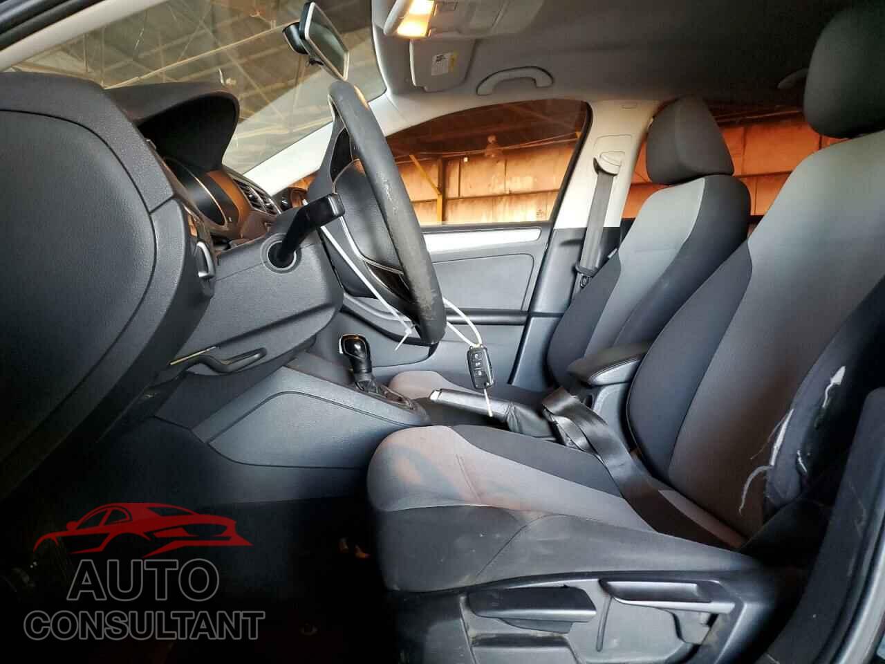 VOLKSWAGEN JETTA 2017 - 3VW2B7AJXHM393160