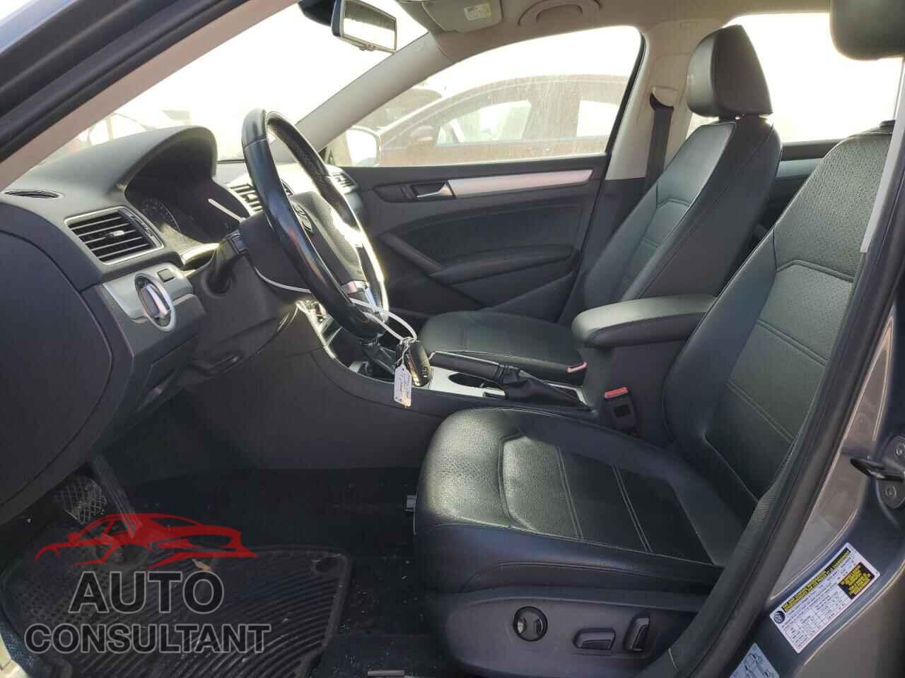 VOLKSWAGEN PASSAT 2013 - 1VWBP7A33DC116607