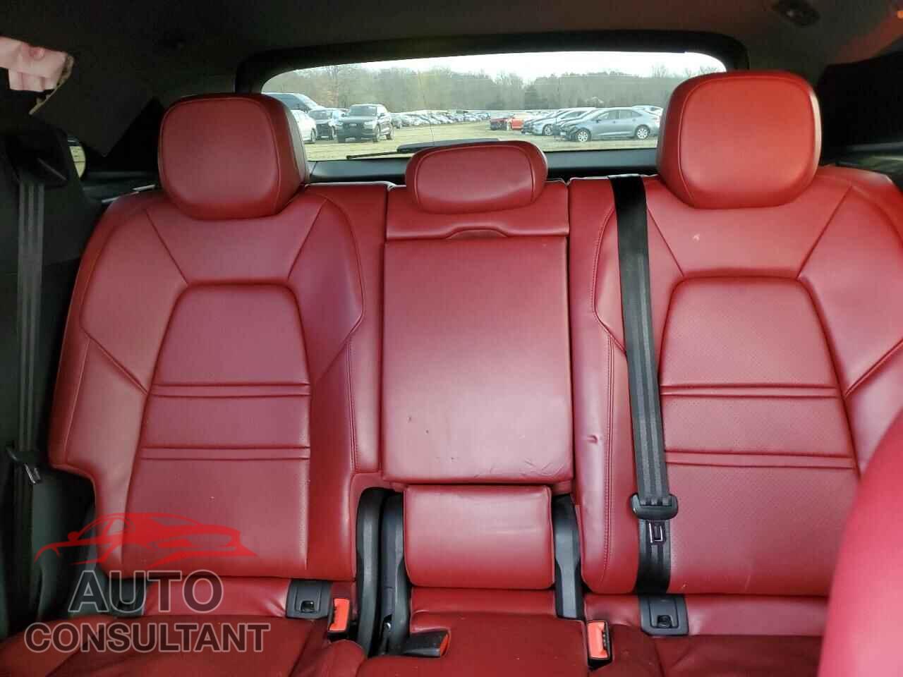 PORSCHE CAYENNE 2019 - WP1AA2AY1KDA03047