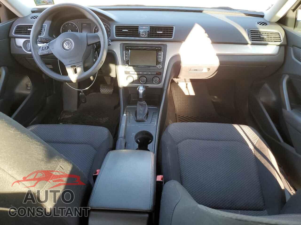 VOLKSWAGEN PASSAT 2015 - 1VWAT7A35FC106932