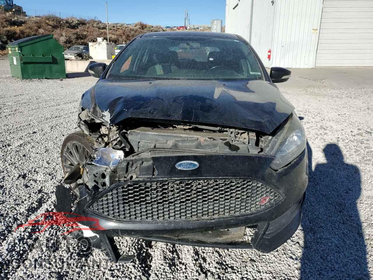 FORD FOCUS 2017 - 1FADP3L96HL334011