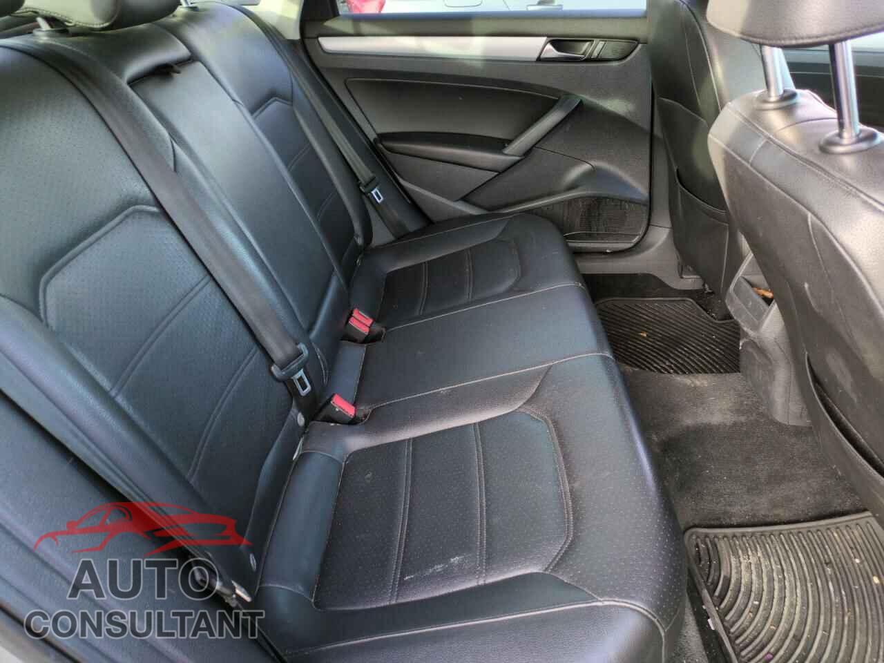 VOLKSWAGEN PASSAT 2012 - 1VWBP7A32CC094582