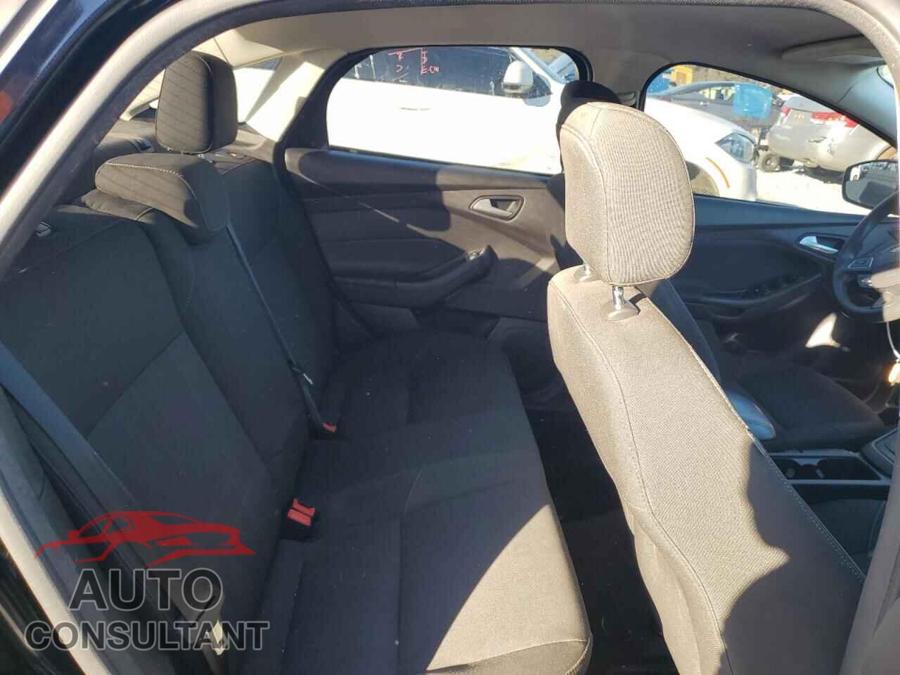 FORD FOCUS 2017 - 1FADP3F27HL249547