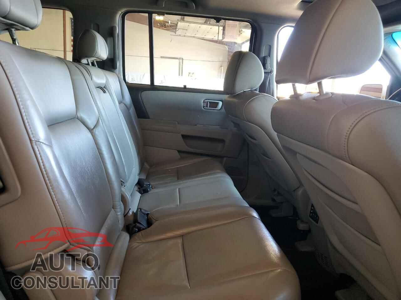 HONDA PILOT 2011 - 5FNYF4H99BB042537