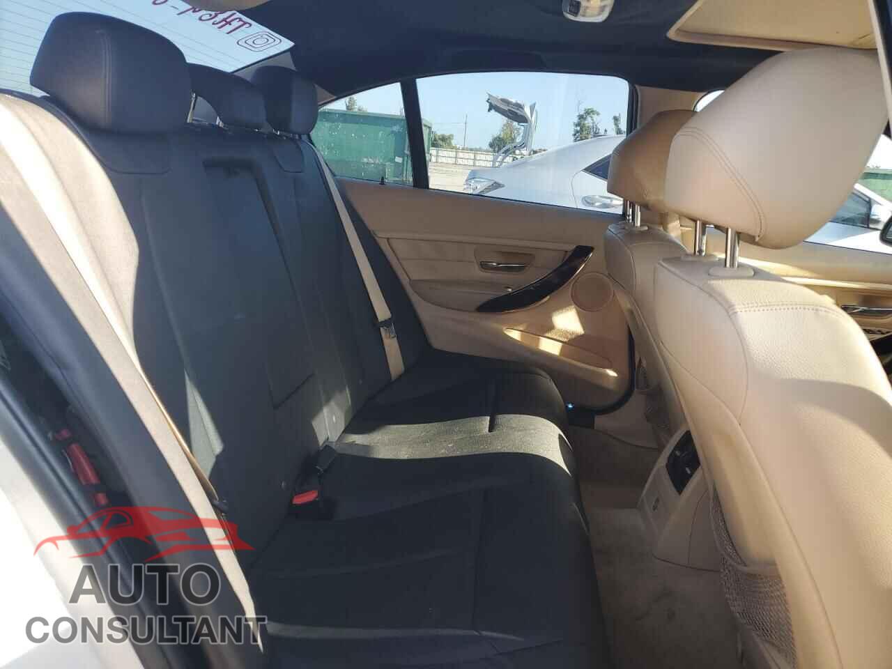 BMW 3 SERIES 2013 - WBA3A5G54DNP20321