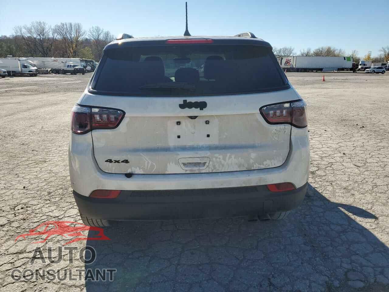 JEEP COMPASS 2018 - 3C4NJDBB4JT433575