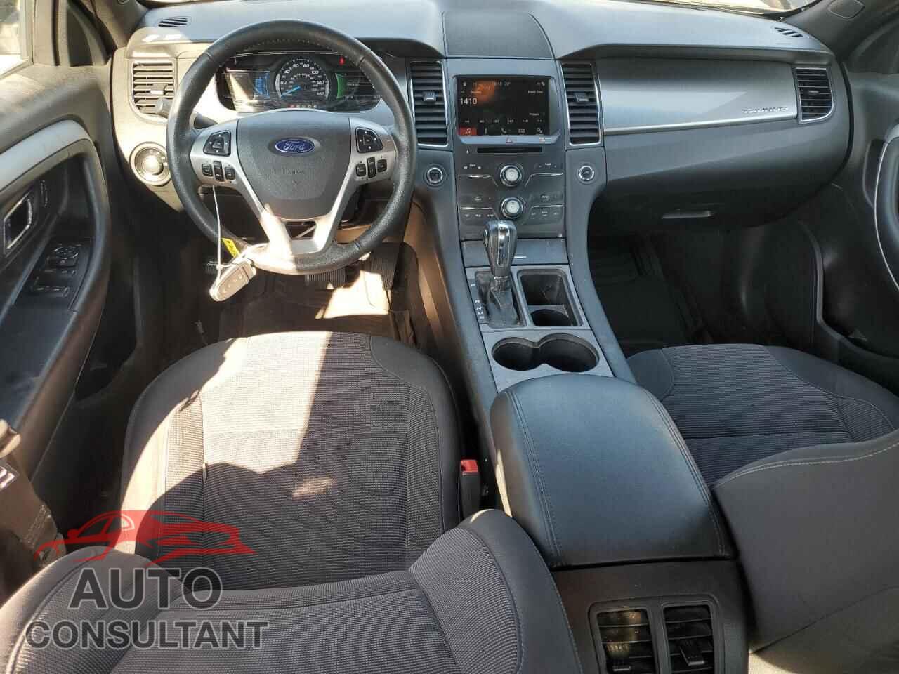 FORD TAURUS 2018 - 1FAHP2E8XJG143190
